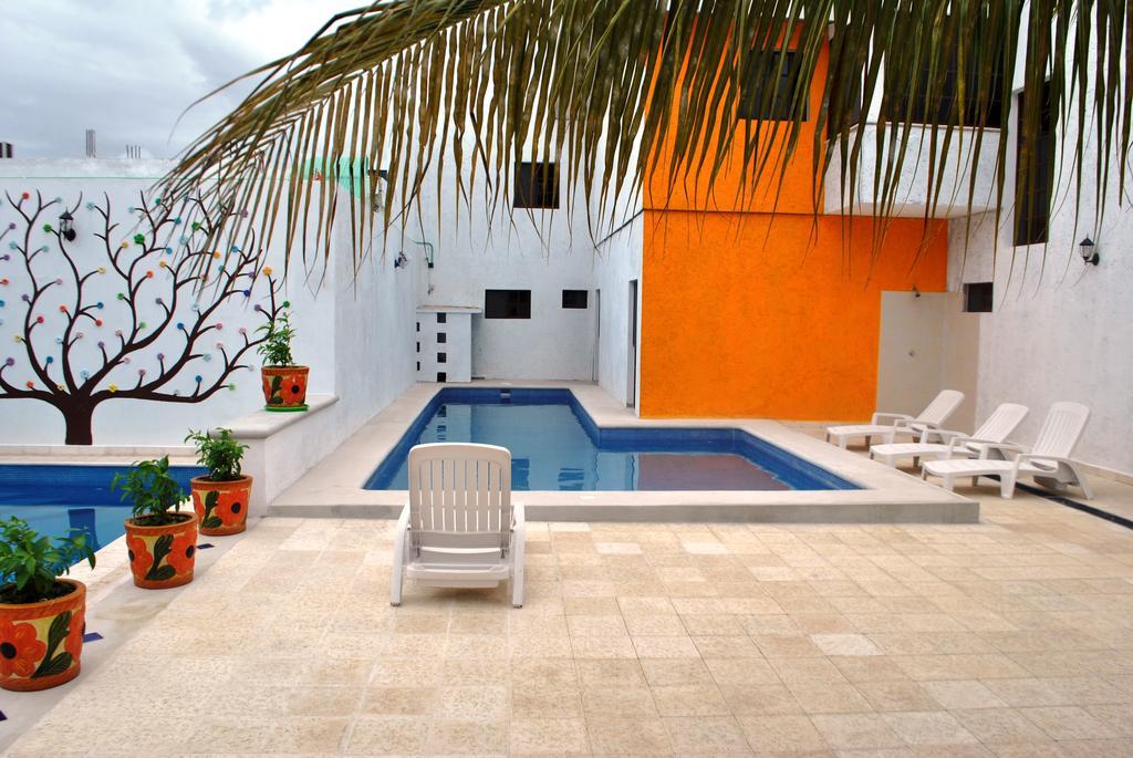 Mexicasa Cancun Hostel Exterior photo