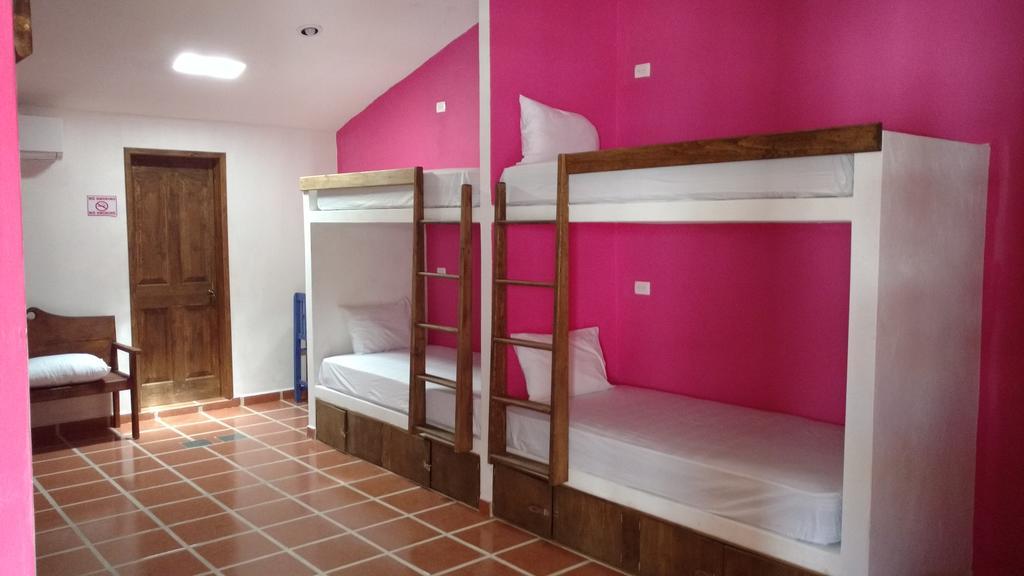 Mexicasa Cancun Hostel Exterior photo